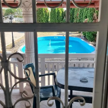 Villa Alejna *